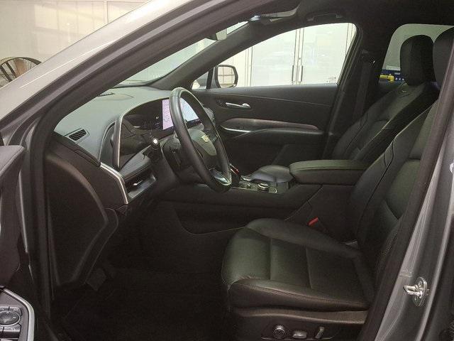 used 2025 Cadillac XT4 car, priced at $39,000