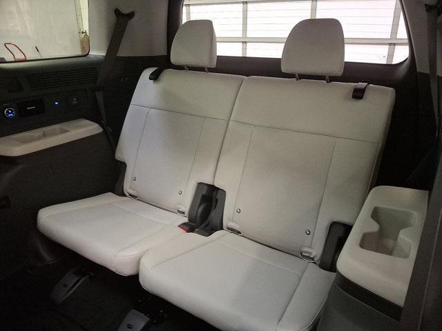 used 2024 Hyundai Santa Fe car, priced at $43,500