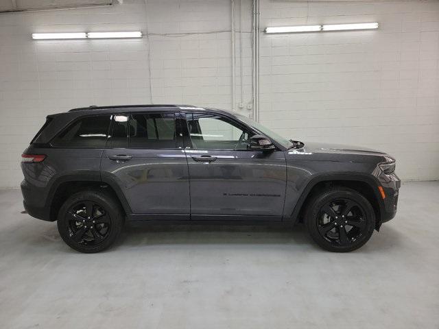 used 2023 Jeep Grand Cherokee car, priced at $34,900