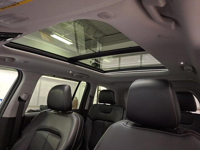 used 2024 Jeep Grand Cherokee car, priced at $32,600