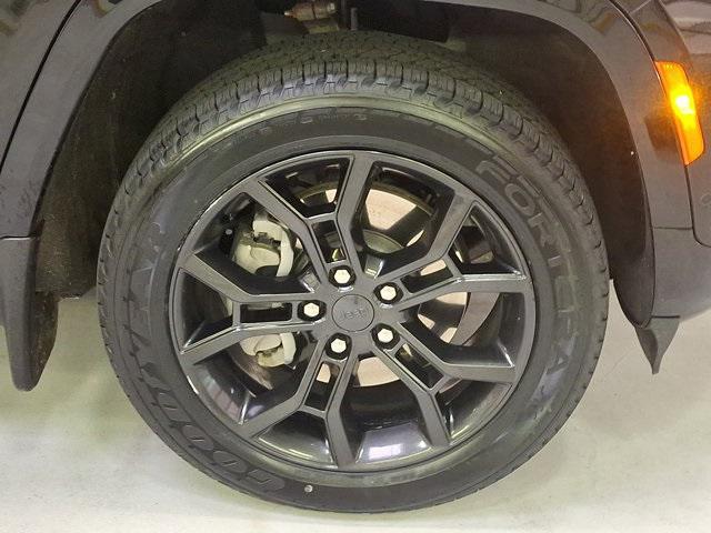 used 2024 Jeep Grand Cherokee car, priced at $32,600