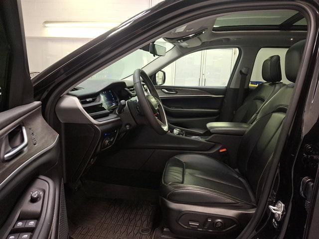 used 2024 Jeep Grand Cherokee car, priced at $32,600
