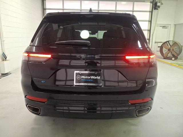 used 2024 Jeep Grand Cherokee car, priced at $32,600