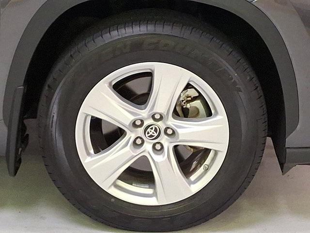 used 2022 Toyota Highlander car, priced at $33,900