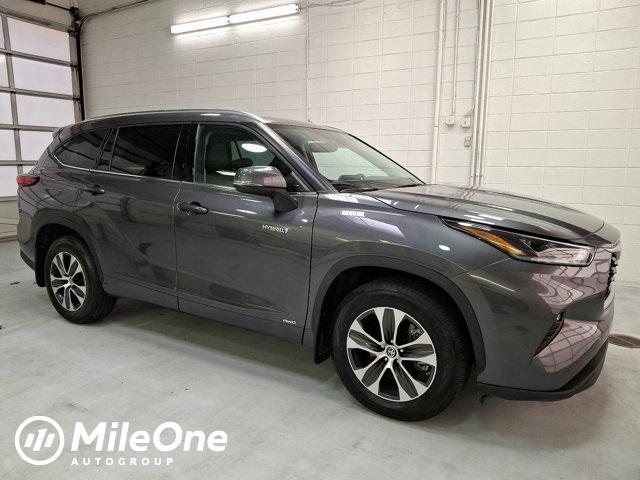 used 2021 Toyota Highlander Hybrid car, priced at $36,600