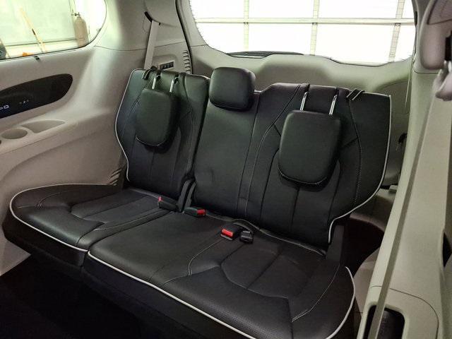 used 2022 Chrysler Pacifica car, priced at $33,400