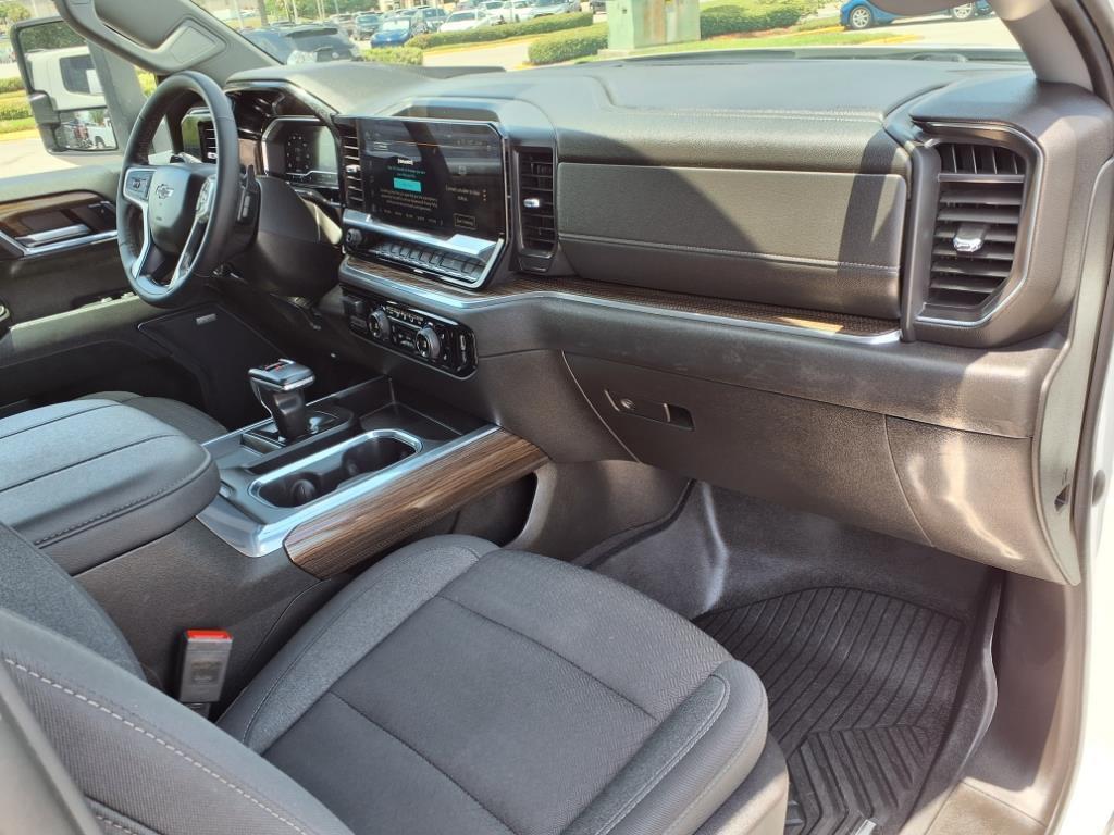 used 2024 Chevrolet Silverado 1500 car, priced at $43,994