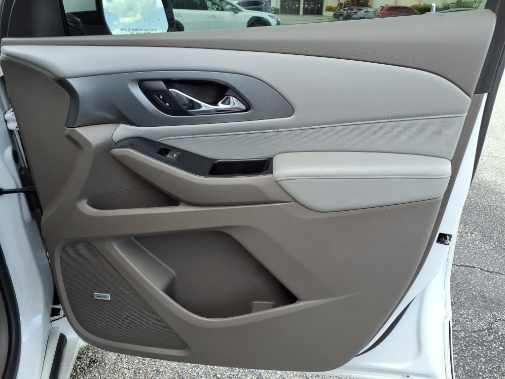used 2018 Chevrolet Traverse car, priced at $17,484