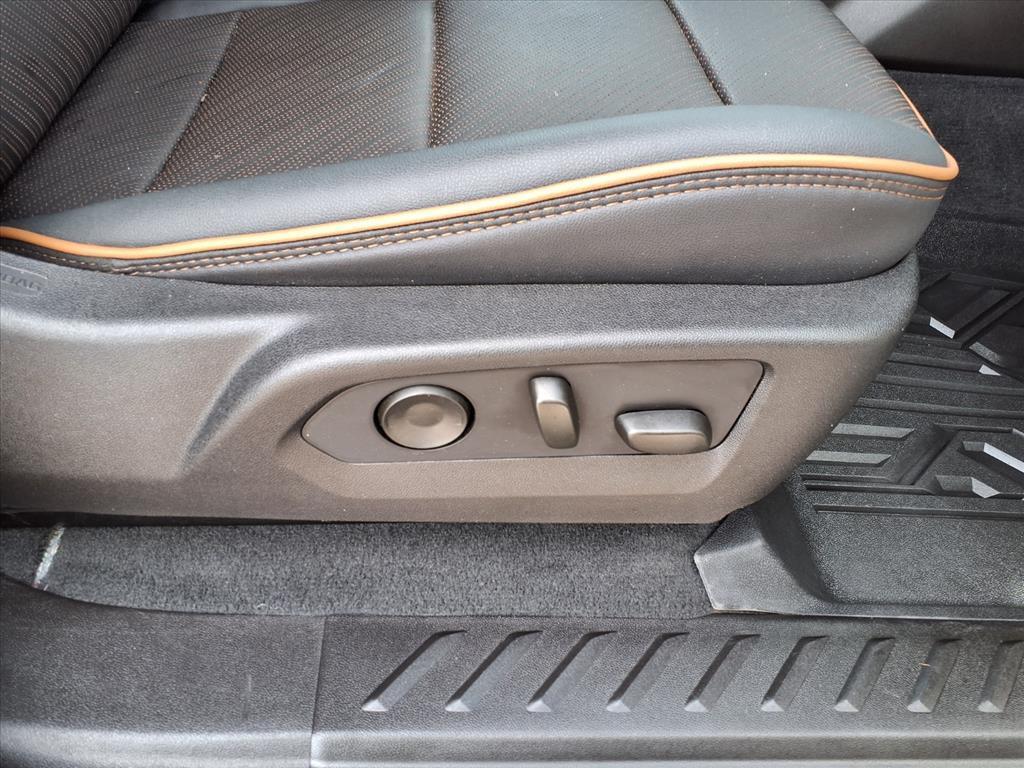 used 2024 GMC Canyon car, priced at $40,484