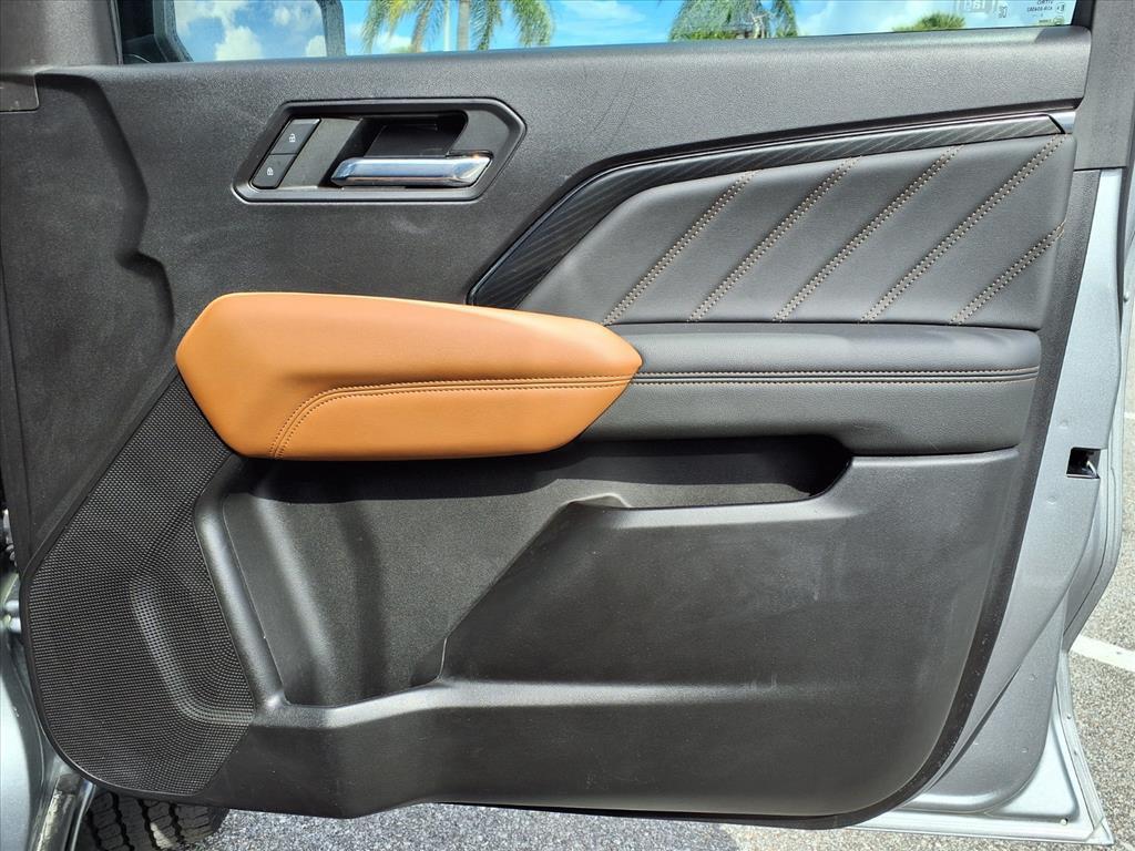 used 2024 GMC Canyon car, priced at $40,484