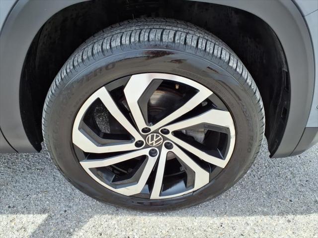 used 2021 Volkswagen Atlas Cross Sport car, priced at $25,000