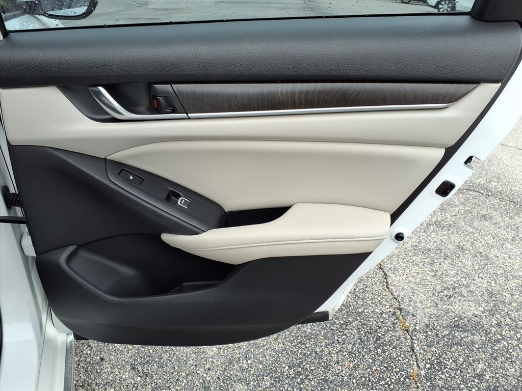 used 2022 Honda Accord Hybrid car, priced at $26,484
