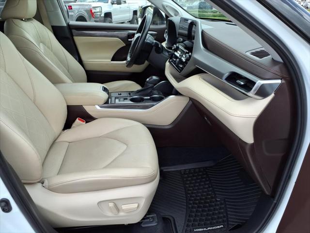 used 2022 Toyota Highlander Hybrid car, priced at $44,484