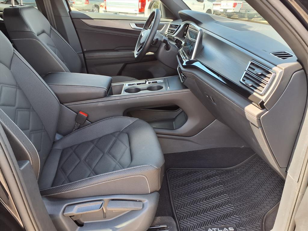 used 2025 Volkswagen Atlas Cross Sport car, priced at $32,997