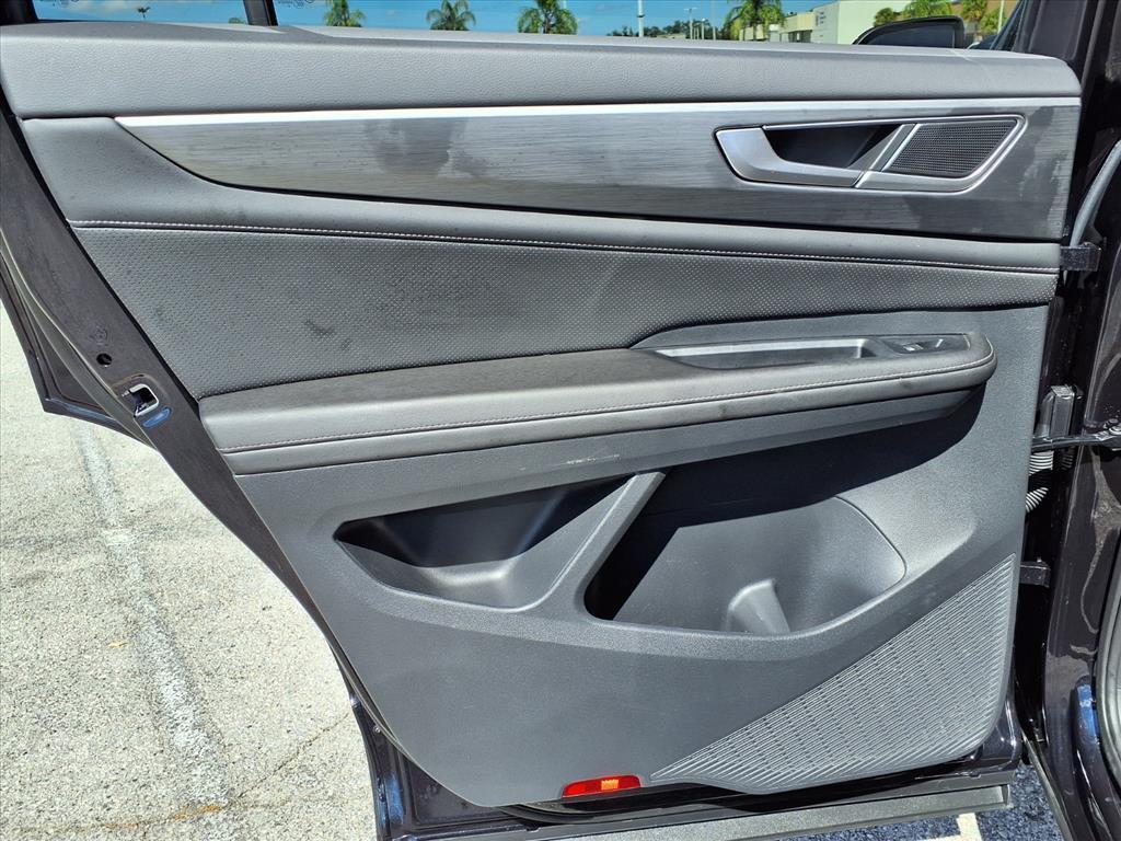 used 2025 Volkswagen Atlas Cross Sport car, priced at $32,997