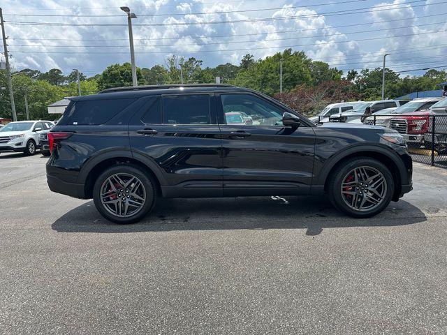 new 2025 Ford Explorer car, priced at $59,090