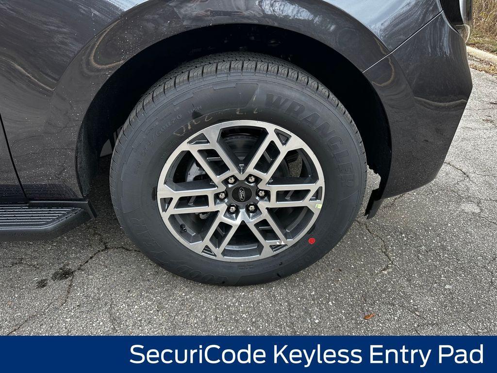 new 2025 Ford Expedition car, priced at $69,985