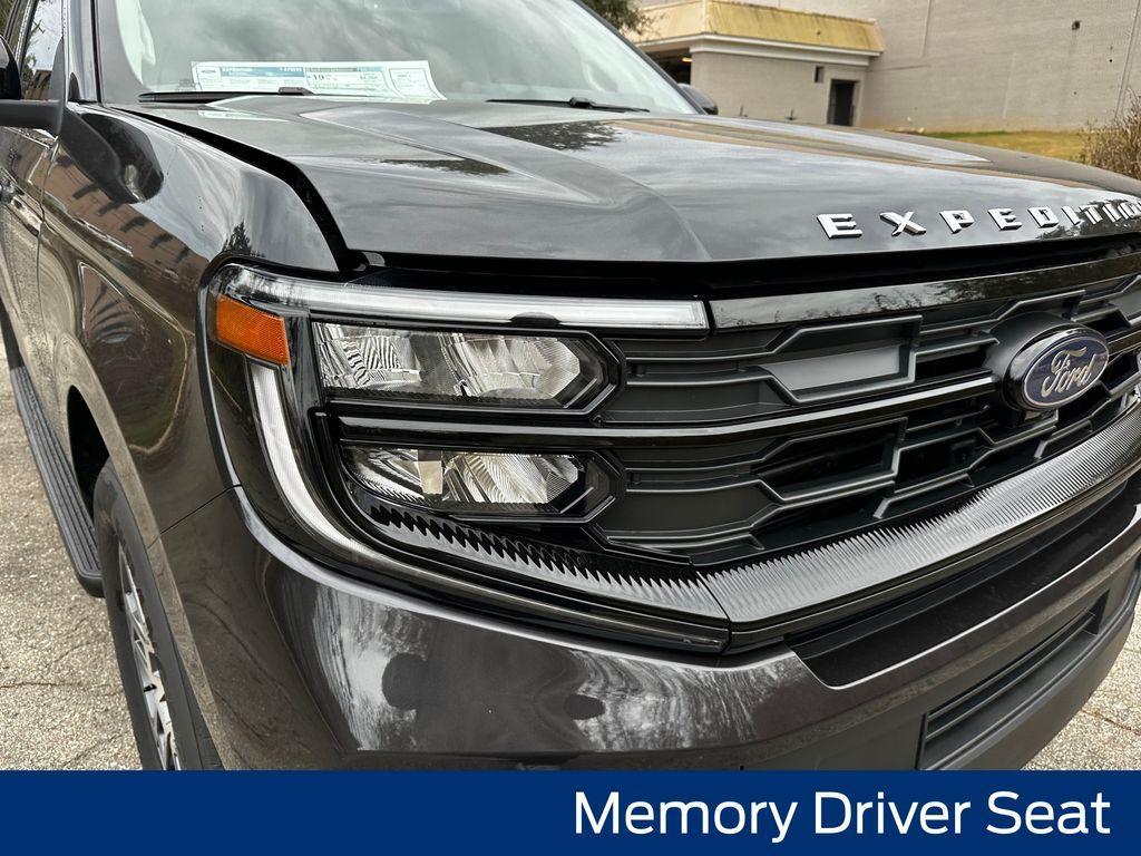new 2025 Ford Expedition car, priced at $69,985