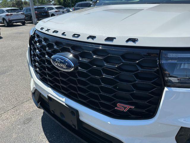 new 2025 Ford Explorer car, priced at $59,885
