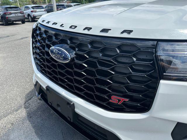 new 2025 Ford Explorer car, priced at $60,025