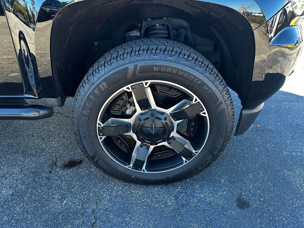 used 2015 GMC Canyon car, priced at $16,952