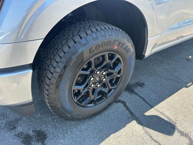 new 2025 Ford F-150 car, priced at $50,290