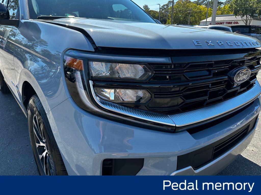 new 2025 Ford Expedition Max car, priced at $81,973