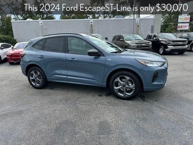 new 2024 Ford Escape car, priced at $30,070