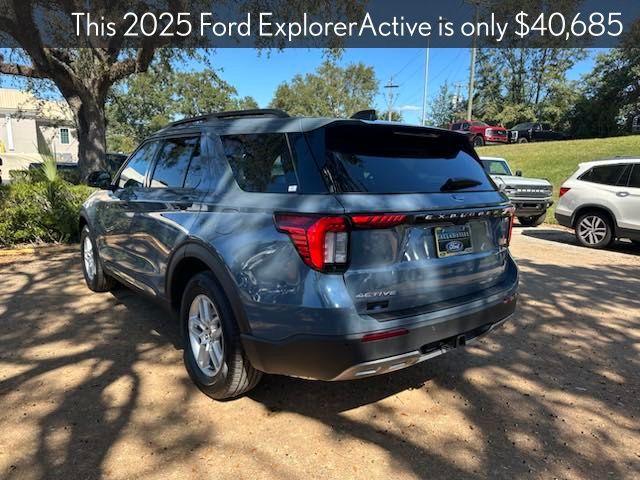 new 2025 Ford Explorer car, priced at $40,685