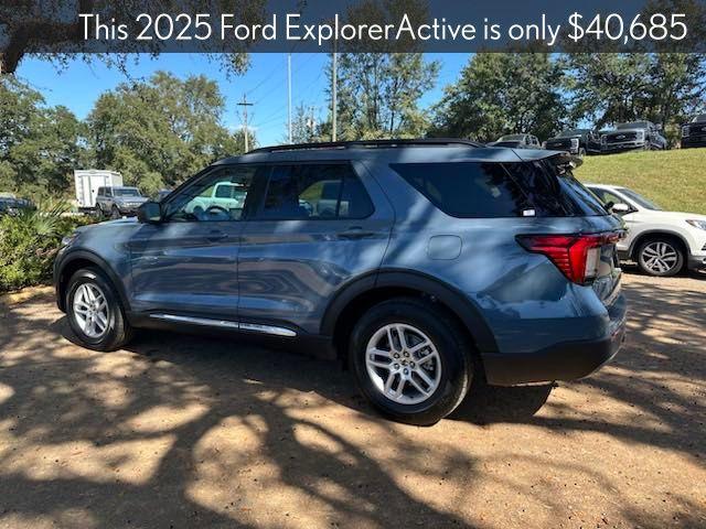 new 2025 Ford Explorer car, priced at $40,685