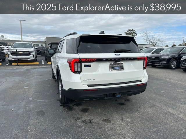 new 2025 Ford Explorer car, priced at $38,995