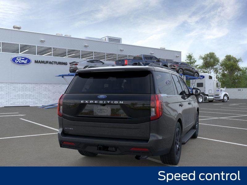 new 2025 Ford Expedition car, priced at $70,040