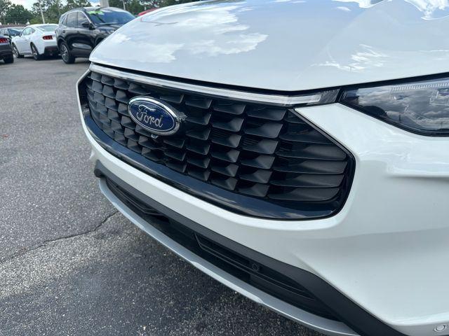 new 2025 Ford Escape car, priced at $35,924