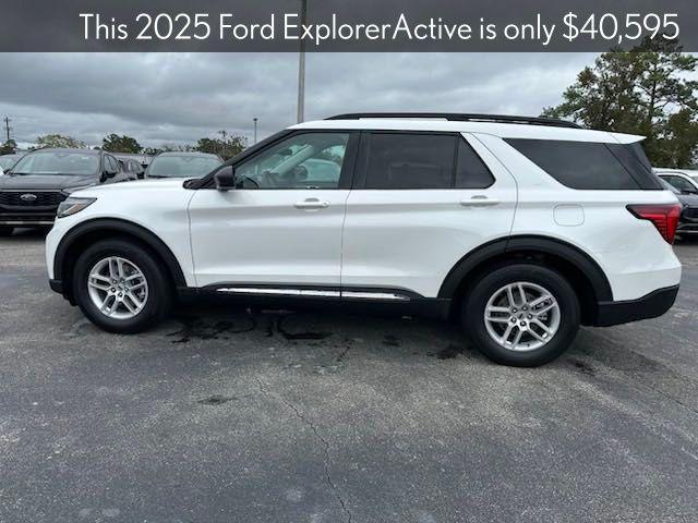 new 2025 Ford Explorer car, priced at $40,595