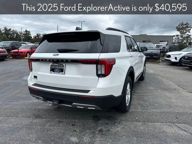 new 2025 Ford Explorer car, priced at $40,595