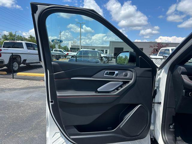 new 2025 Ford Explorer car, priced at $60,025
