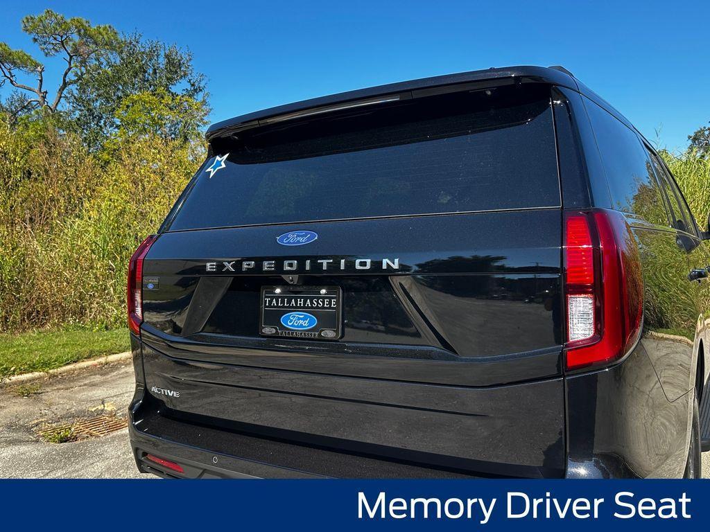 new 2025 Ford Expedition car, priced at $69,369
