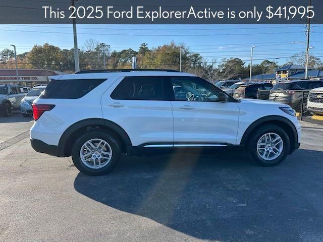 new 2025 Ford Explorer car, priced at $41,995