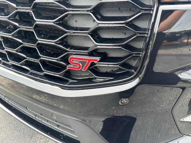 new 2025 Ford Explorer car, priced at $60,850