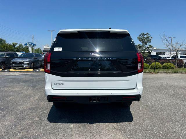 new 2025 Ford Expedition car, priced at $64,195