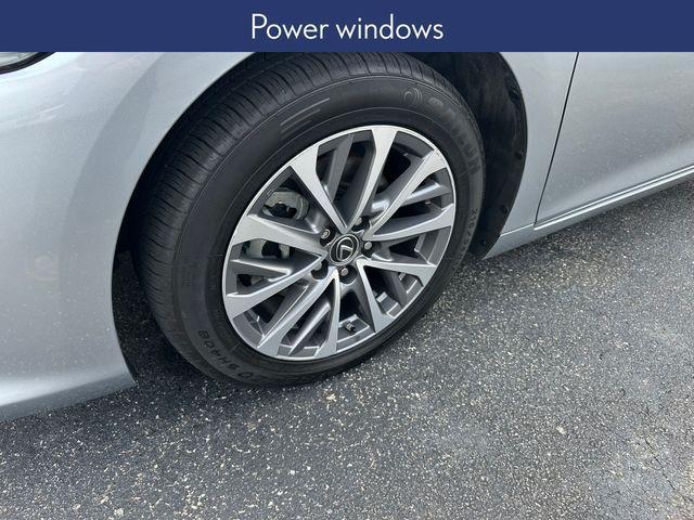 used 2022 Lexus ES 300h car, priced at $25,643