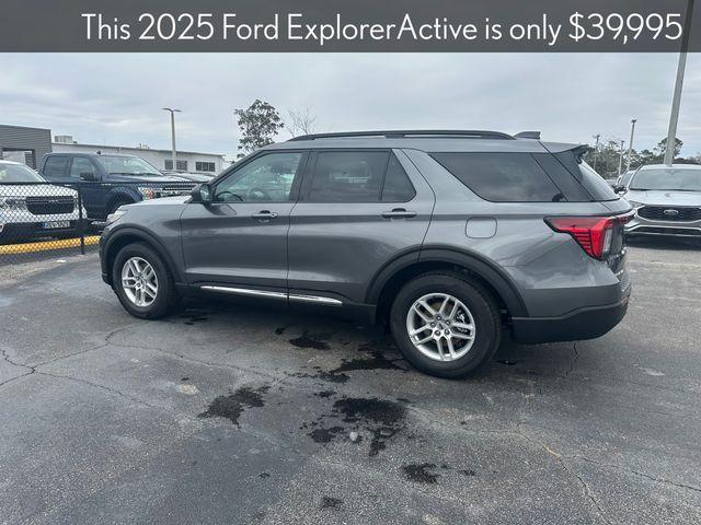 new 2025 Ford Explorer car, priced at $38,745