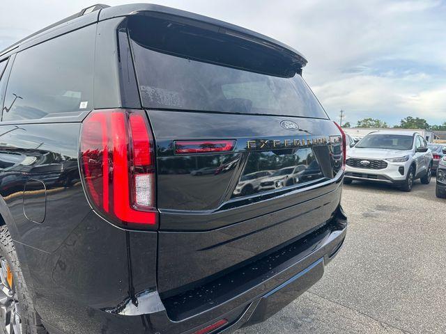 new 2025 Ford Expedition car, priced at $79,582