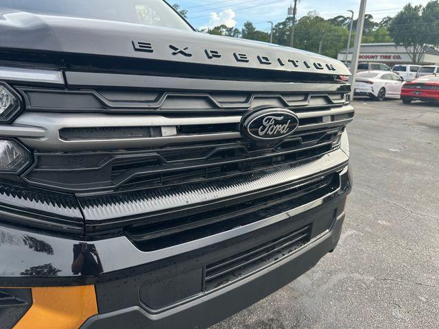 new 2025 Ford Expedition car, priced at $79,582