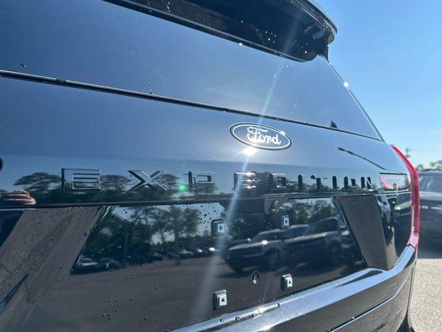 new 2025 Ford Expedition car, priced at $82,970