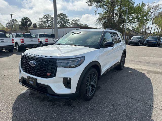 new 2025 Ford Explorer car, priced at $51,699