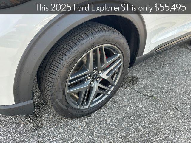 new 2025 Ford Explorer car, priced at $55,495