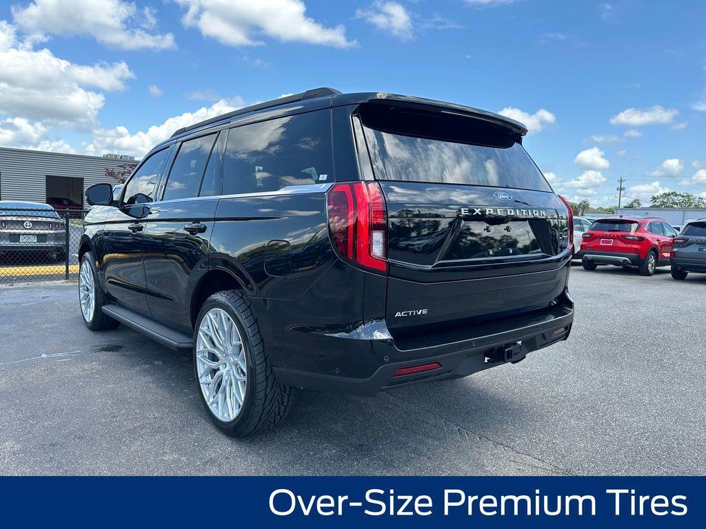 new 2025 Ford Expedition car, priced at $66,926