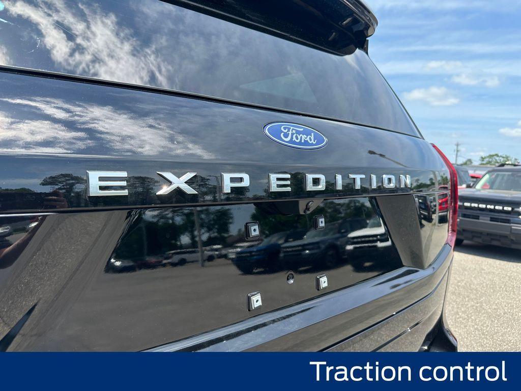new 2025 Ford Expedition car, priced at $66,926