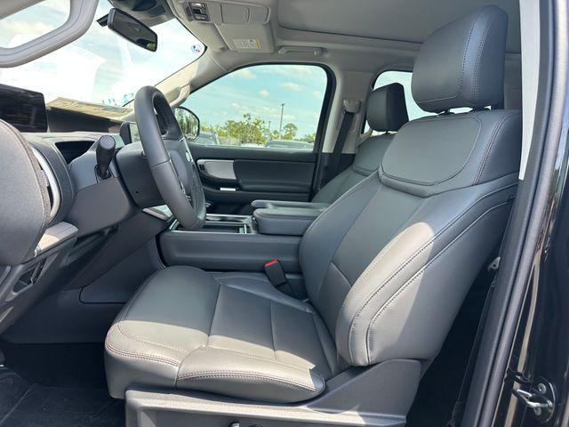 new 2025 Ford Expedition car, priced at $68,410